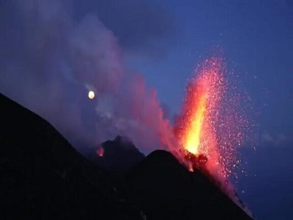 Vulcano di Stromboli, forte esplosione nella notte