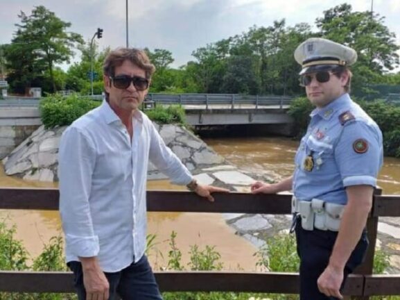 “Una tragedia sconvolgente”. Vigile 31enne si uccide nell’armeria