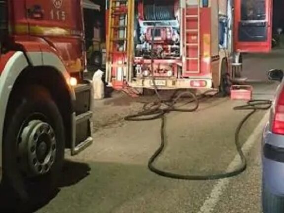 Bologna: incendio in un palazzo, un morto e un ferito. Decine gli sfollati