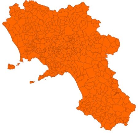 La Campania cambia colore, da rossa ad arancione