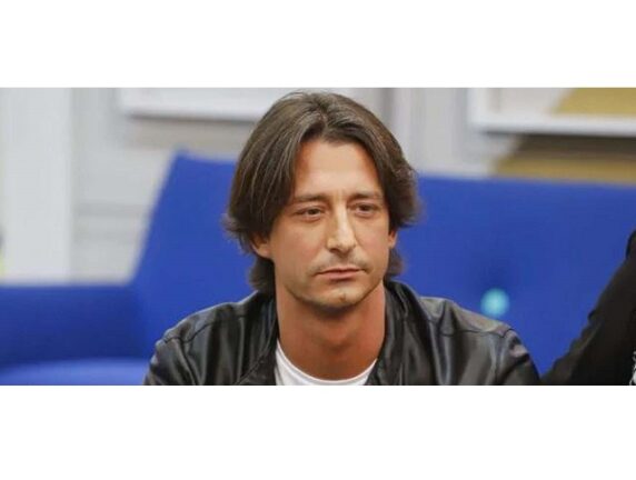 Francesco Oppini non si trattiene e sbotta: “Pensate alle vostre vite”
