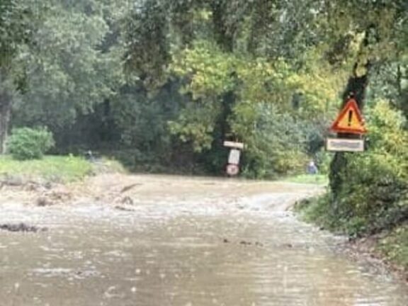 Nubifragio a Livorno allagamenti e torrenti ingrossati