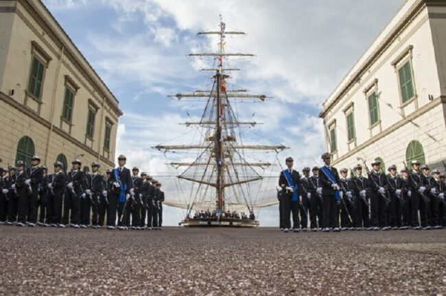 Marina Militare: giurano fedeltà alla Patria gli allievi Accademia di Livorno