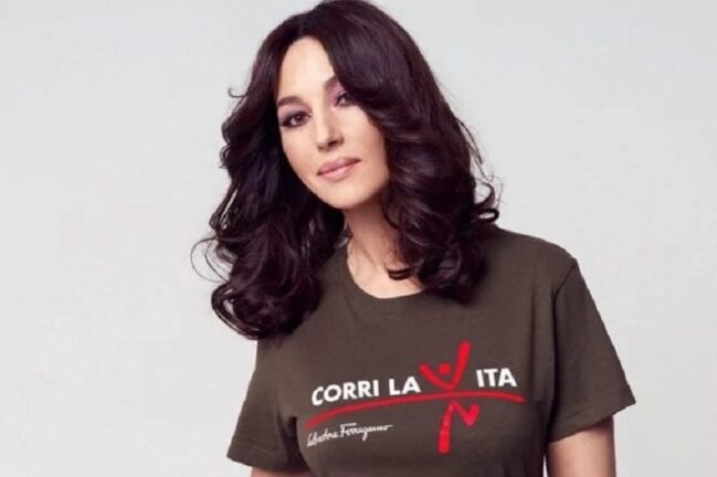 Monica Bellucci sostiene donne col cancro: “In secondo piano per il Covid”