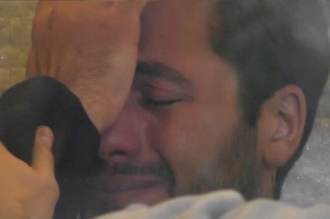 GF Vip, Pierpaolo Pretelli scoppia a piangere: “Ho un blocco con le donne”