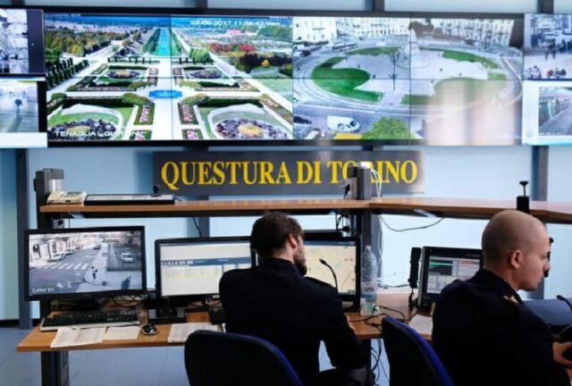 Sequestro di persona e peculato, sospesi quattro poliziotti