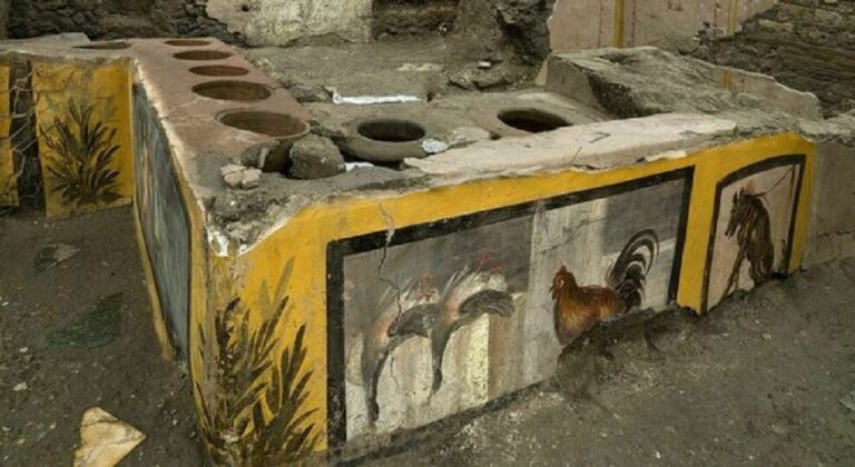 Pompei: ritrovato un Termopolio intatto, street food di allora