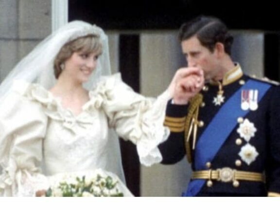 “Il principe Carlo e Diana erano innamorati” La nuova voce