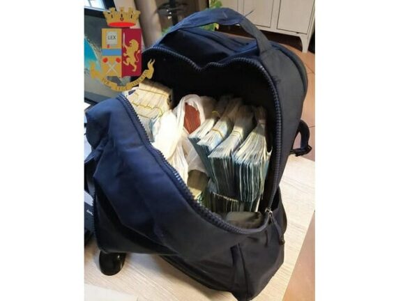 Colpo grosso su un Frecciarossa. Rubato zainetto con 330mila euro