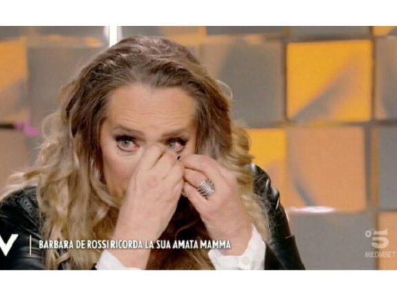 Barbara De Rossi in lacrime, Toffanin sotto choc: l’abuso