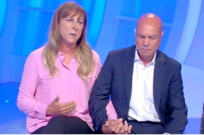 Giovanni non vede la figlia da 9 anni, la compagna Cinzia: “Parlava male di lui e di me”