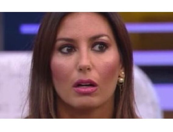 “Quando muori vieni con me nella tomba”. Orrore contro la Gregoraci