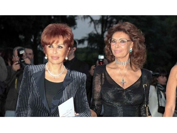 Maria Scicolone, mamma di Alessandra Mussolini e sorella di Sophia Loren