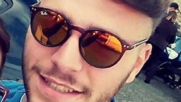 Furgoni della stessa ditta si scontrano: Matteo muore sul lavoro a 24 anni