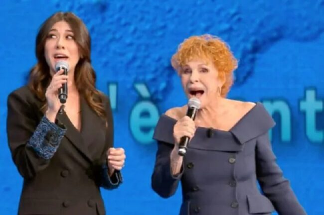 Ornella Vanoni e Virginia Raffaele, karaoke in diretta: “Sei una disgraziata”