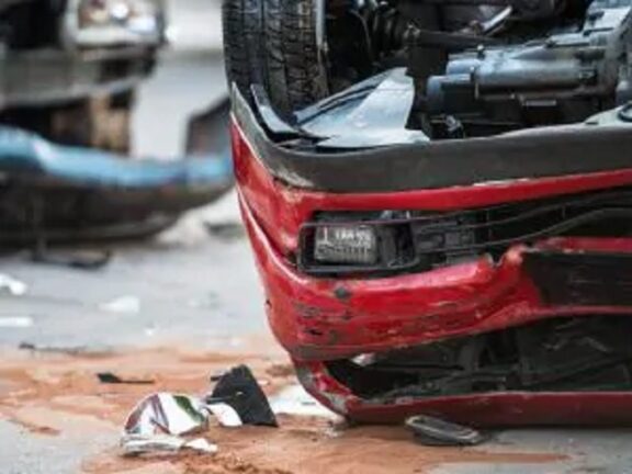 Tragico incidente stradale: furgone si ribalta, un morto