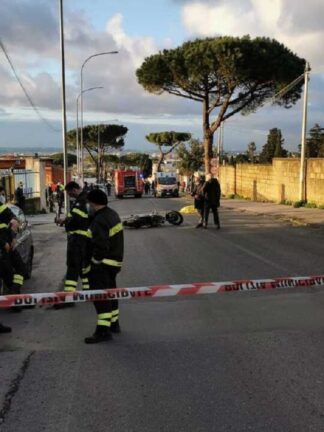 Motociclista muore sul colpo in incidente nel Napoletano