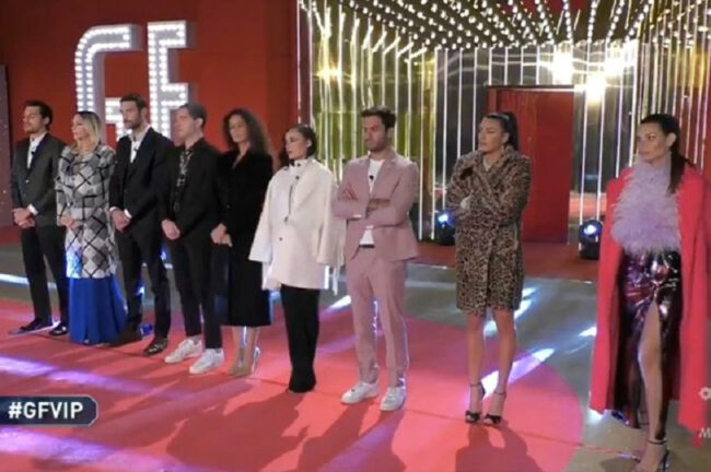 Grande Fratello Vip, drammatica confessione: “sto a pezzi…”