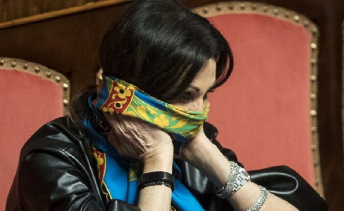 Santanchè contro Draghi: Lei è la foglia di fico del governo dei peggiori