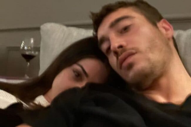 Antonino Spinalbese rompe il silenzio social sulla gravidanza di Belén