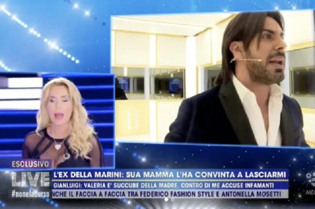 Valeria Marini sbotta: “Non ti permetto di infangare mia madre”