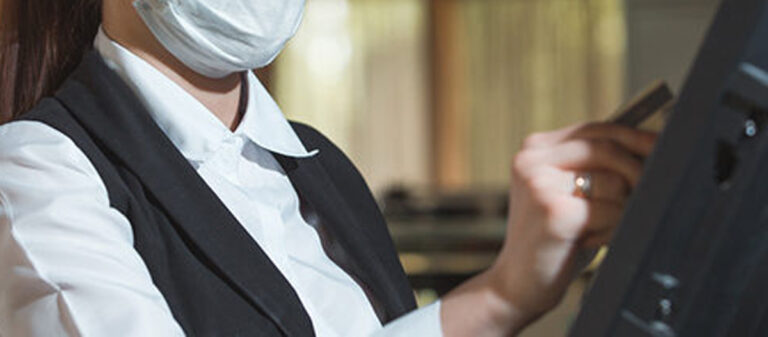 “Sei troppo grassa per fare la commessa”, 24enne rinuncia al lavoro