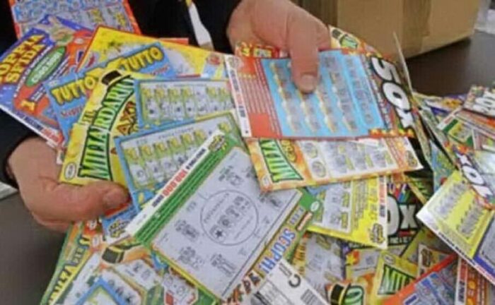 Compra un gratta e vinci da 10 euro e vince due milioni