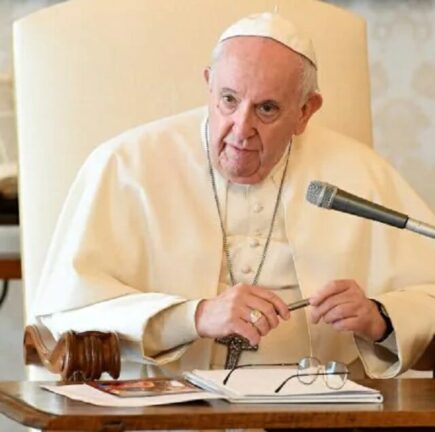 Papa Francesco operato al colon: resterà in ospedale 5 giorni