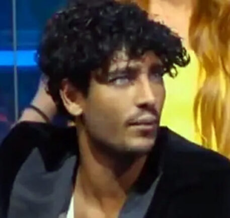 Isola dei Famosi, Akash torna in studio e litiga con Ilary Blasi