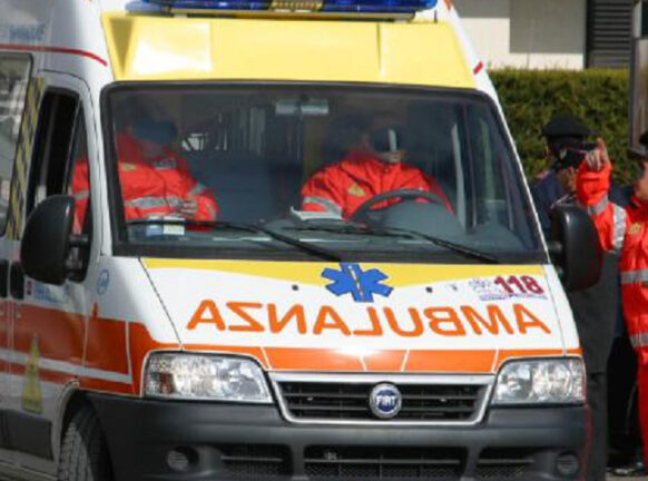 Fasano, incidente tra due moto e tre auto: morto un 27enne di Taranto