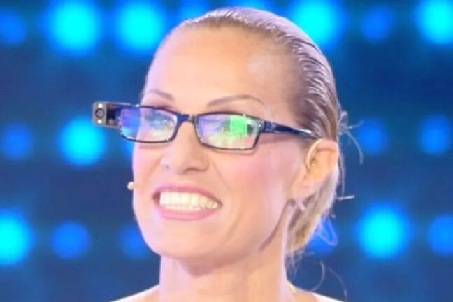 Annalisa Minetti: con occhiali speciali riesco a leggere e riconoscere persone
