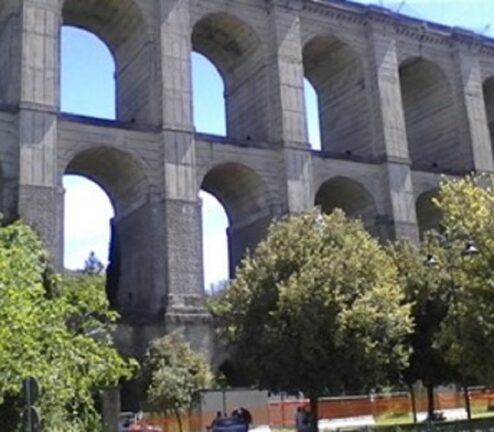 Studente di 14 anni si uccide gettandosi dal ponte: depresso per il Covid?