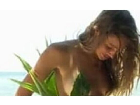 Beatrice Marchetti nuda davanti alle telecamere. Cameraman impazzito