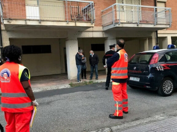 68enne trovata morta in casa sua: si pensa a un omicidio