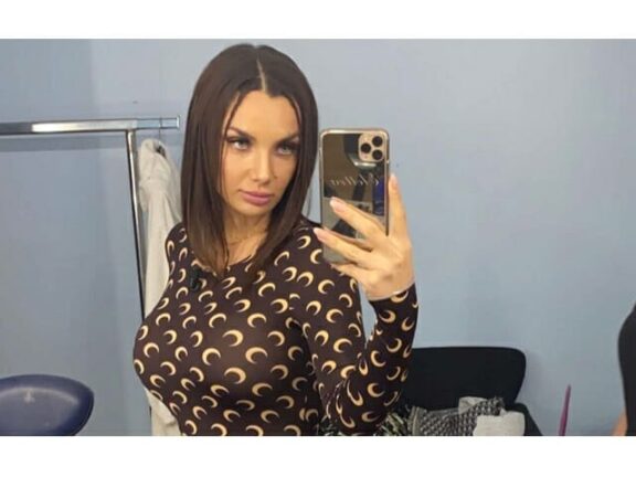 Elettra Lamborghini, abito stellare all’Isola, il costo è alla sua altezza