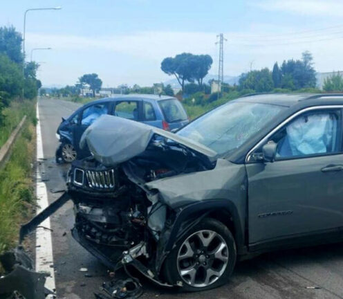Incidente a Frosinone, frontale tra due auto: Davide muore a 38 anni
