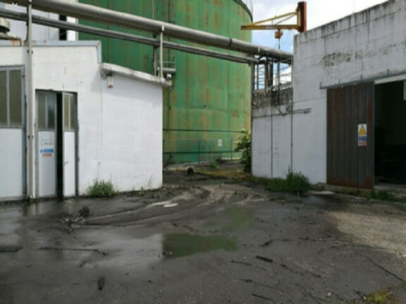 Anziano cade in una vasca di liquami e muore annegato