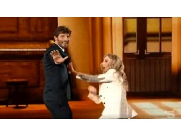 Lorella Cuccarini e De Martino senza precedenti, mai visti così