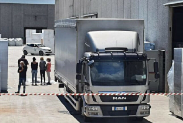 Tragedia sul lavoro: 53enne investito e ucciso da camion in retromarcia