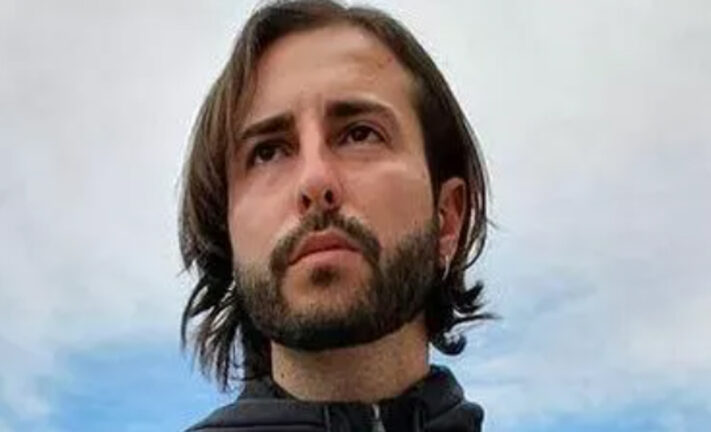 Schianto tra auto e moto in prossimità del casello, Andrea muore a 25 anni