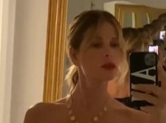 Alessia Marcuzzi paparazzata clamorosa: “Nello stesso ristorante con lui”