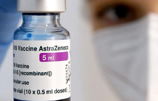 Vaccino, Sicilia sospende in via cautelare Astrazeneca per gli under 60