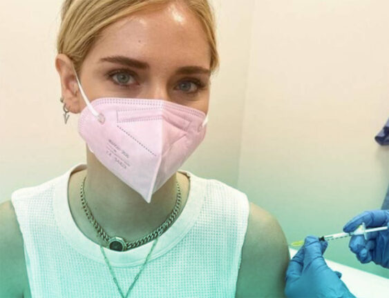 Non si è vaccinata davvero. La Ferragni nel mirino dei complottisti