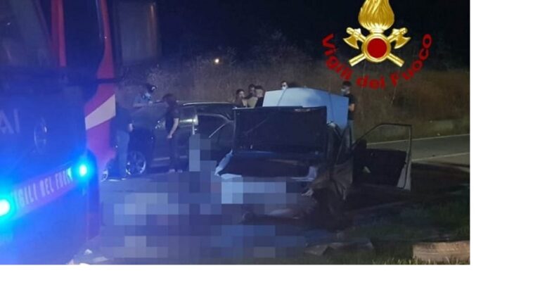 Incidente stradale sulla statale 106 Jonica, un morto e tre feriti