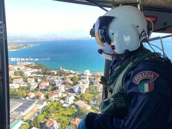 Un morto sul lago di Garda, si cerca un disperso. Forse una donna