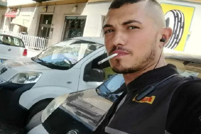 Si schianta e muore a 22 anni, l’incidente sotto casa. Le urla della nonna