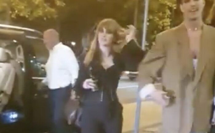 Maneskin, Victoria rischia di morire investita: Damiano la salva