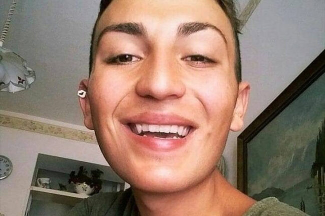 18enne si suicida gettandosi sotto un treno: A scuola bullizzato perché gay