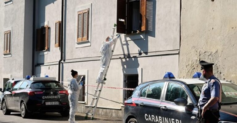 La moglie dell’architetto ucciso dai ladri: Torna su e stai zitta