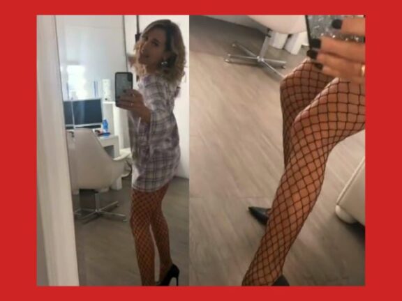 Barbara D’Urso notte di passione: tacchi a spillo e calze a rete